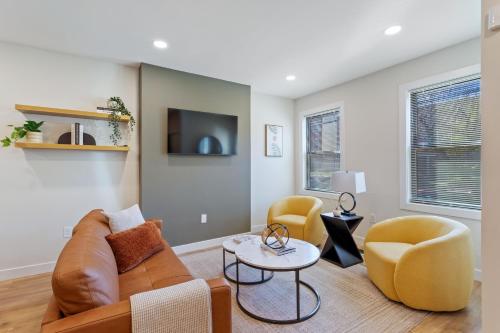 Gallery image of Welcome to The Lux Collective a Spacious 5-Bedroom House close to Stadiums, Universities, Center City & more! in Philadelphia