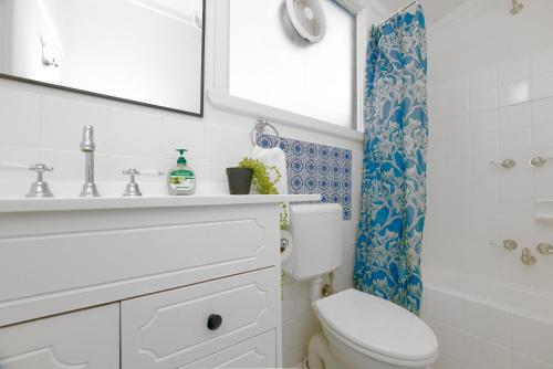 Koupelna v ubytování Cremorne Cottage - MCG, Bars & Richmond Hub