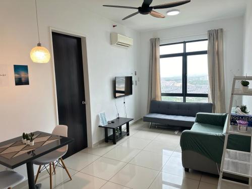 Katil atau katil-katil dalam bilik di The Stay, Kenwingston Residence - No Wifi, Lake View, Cyberjaya, 1BR, Parking