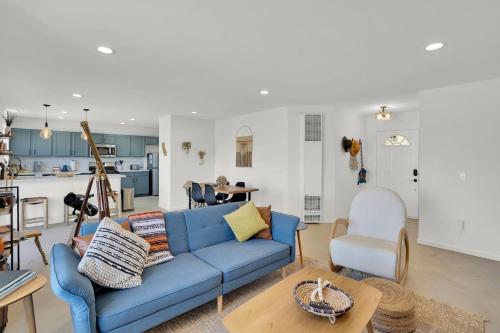Ein Sitzbereich in der Unterkunft 3br 2bth, 10 Min To Jtnp, Ev Charger, Zen Garden