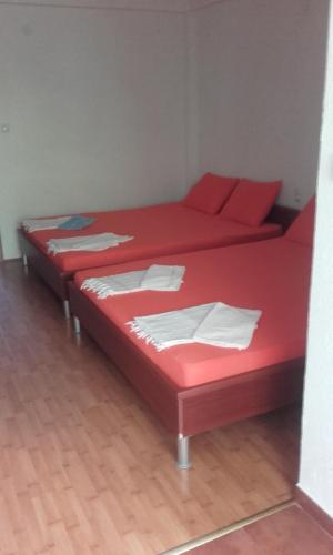 Ένα ή περισσότερα κρεβάτια σε δωμάτιο στο Stupar Apartmani