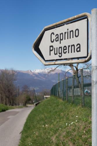 a street sign that reads carina puigeria at Casa Bellavista in Pugerna