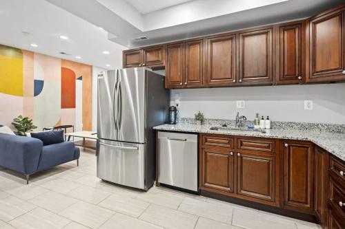 Η κουζίνα ή μικρή κουζίνα στο Luxury 3BR & Parking in Central DC - Steps to Metro