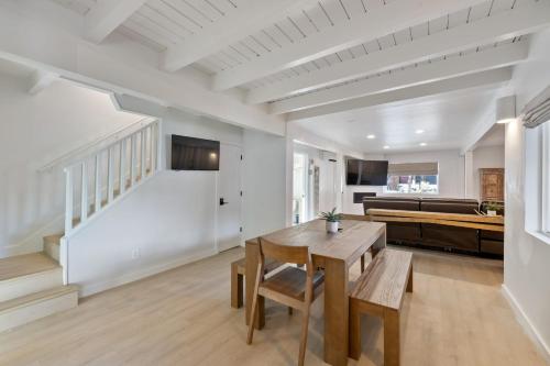 Χώρος καθιστικού στο South Lake Chalet Boutique Suites - walk to Heavenly & Lake Tahoe