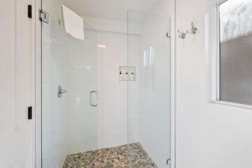 Ένα μπάνιο στο South Lake Chalet Boutique Suites - walk to Heavenly & Lake Tahoe