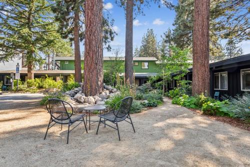 Κήπος έξω από το South Lake Chalet Boutique Suites - walk to Heavenly & Lake Tahoe