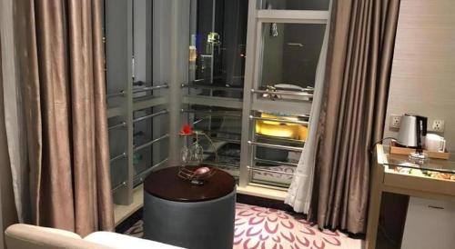 Kuchyň nebo kuchyňský kout v ubytování Lavande Hotel Xian Gaoxin Branch