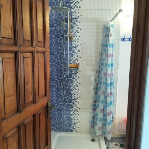 Un baño de Watamu Ascot Residence