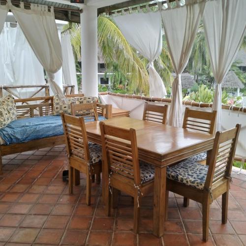 Un balcón o terraza de Watamu Ascot Residence