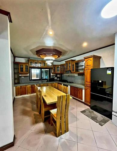 Kuchyň nebo kuchyňský kout v ubytování Fairway Vacation House Baguio and Agoo La union