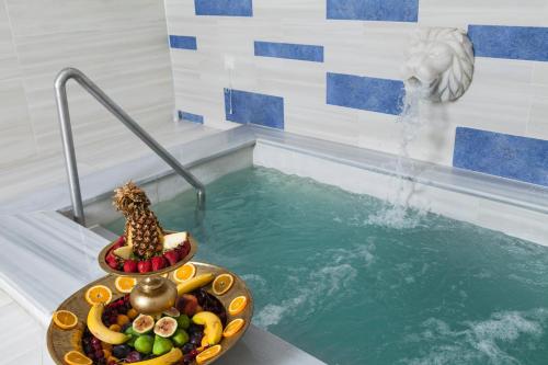 Kolam renang di atau dekat dengan Gulumser Hatun Termal Hotel & Spa