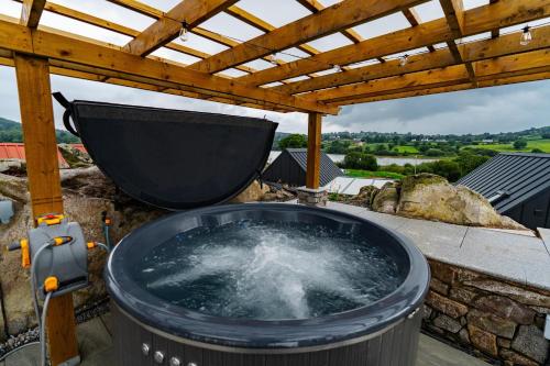 Fotografie z fotogalerie ubytování The Village at The Rocks - Luxury Glamping Resort v destinaci Newry
