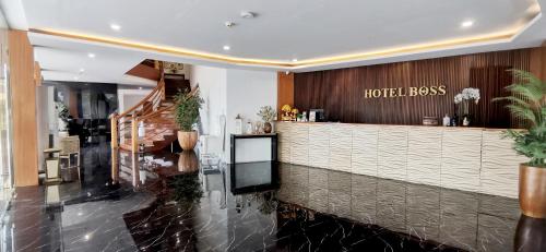 Lobi atau kawasan kaunter penerimaan di Belvilla Cozy Stays Near Airport Formerly Boss Hotel