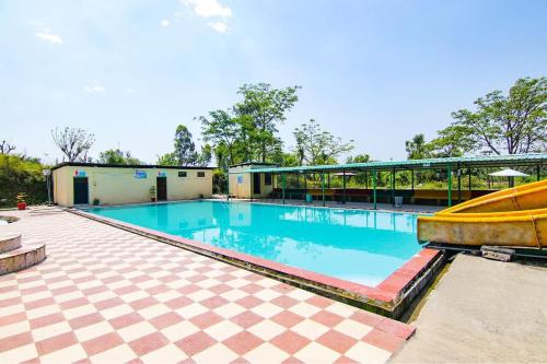 Kolam renang di atau dekat dengan Hotel Wonder Land