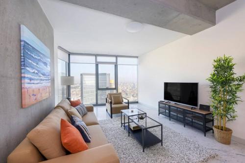 Bright Lovely Deluxe 1BD CondoPoolViews! #134