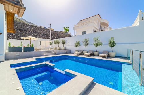 Casa Roque del Mar Private Villa with Pool, Jacuzzi & Ocean Views