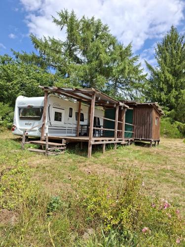 Φωτογραφία από το άλμπουμ του Natuurcamping Guillerin σε Sornac