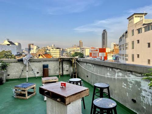 Μπαλκόνι ή βεράντα στο Baan KhaoSoi - Rooftop House in Talad Noi
