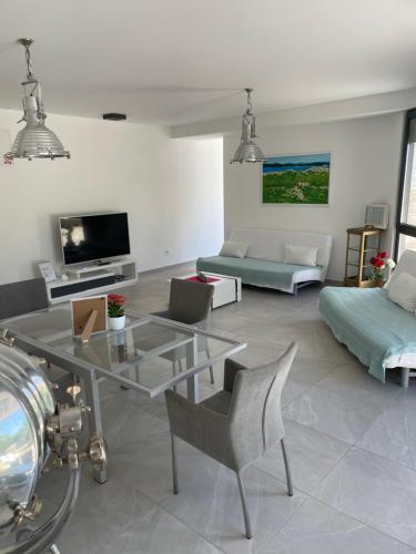 Apartment Crikvenica mit Terrasse