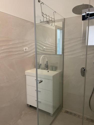 Apartment Crikvenica mit Terrasse