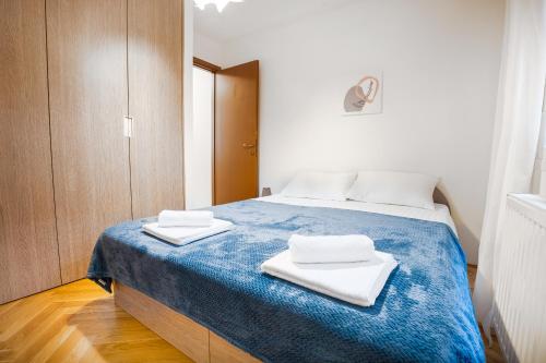 Flexible SelfCheckIns Zagreb 290 - 2 Bedroom Apartment - Garage - WiFi - Keybox Entry