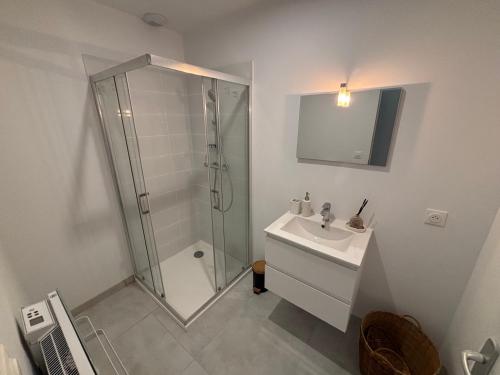 Ένα μπάνιο στο Maison 1 chambre, 4 couchages