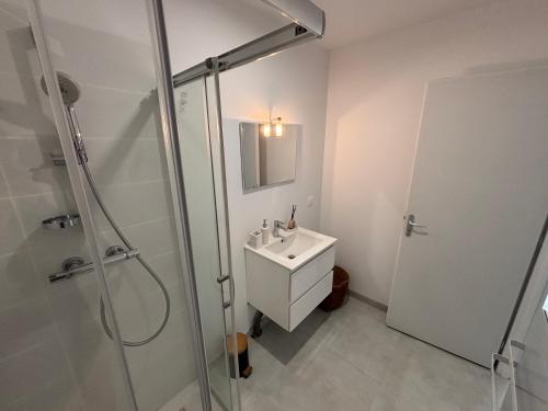 Ένα μπάνιο στο Maison 1 chambre, 4 couchages