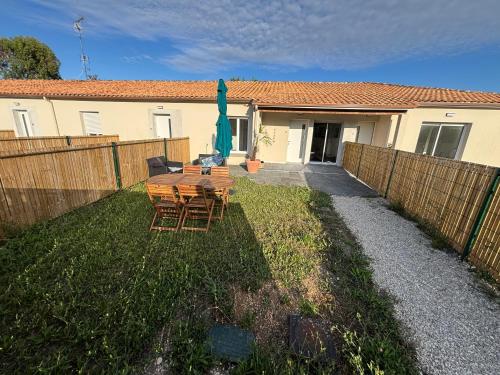 Κήπος έξω από το Maison 1 chambre, 4 couchages
