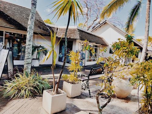 Gallery image of SEAS the DAY luxury seafront! in Grand Baie