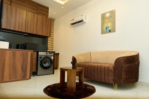 Ruang duduk di Oasis Suites Guzape
