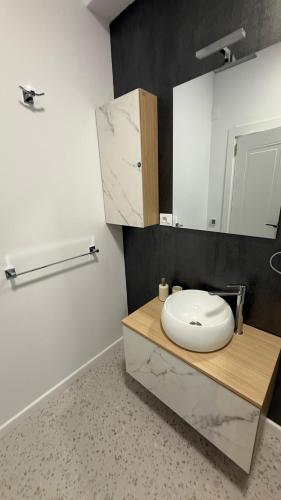 Bilik mandi di Cozy Studios Barlad