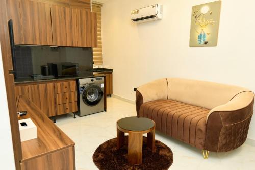 Dapur atau dapur kecil di Oasis Suites Guzape