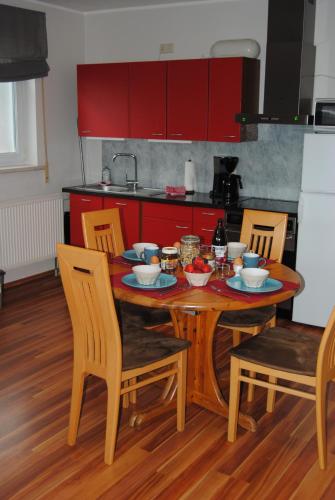 Dapur atau dapur kecil di Ferienwohnung Kirchbergblick