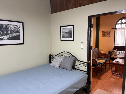 Postel nebo postele na pokoji v ubytování Chillin' Guest house