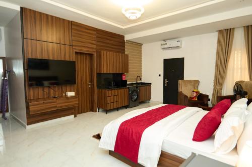 Televisyen dan/atau pusat hiburan di Oasis Suites Guzape