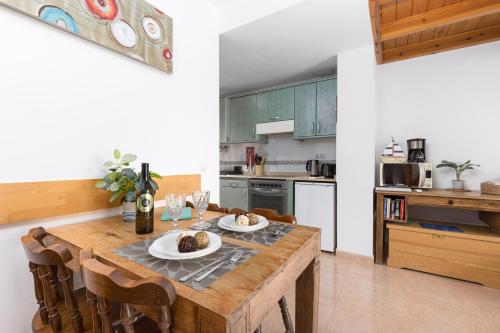 Home2Book Breezy Palm View Duplex with Pool
