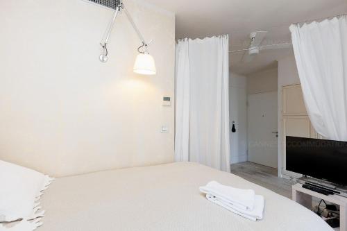 CG Armenonville White