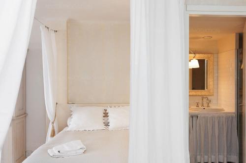 CG Armenonville White