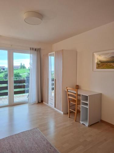 Φωτογραφία από το άλμπουμ του WEINBERGBLICK im Haus Auszeit - 2BR ,Küche, 2 Bäder, 2 Balkone, Parkplatz direkt vor der Tür σε Leinsweiler