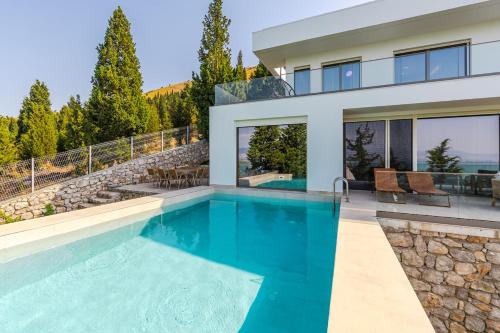 Piscina en o cerca de Lake Whisper Villa