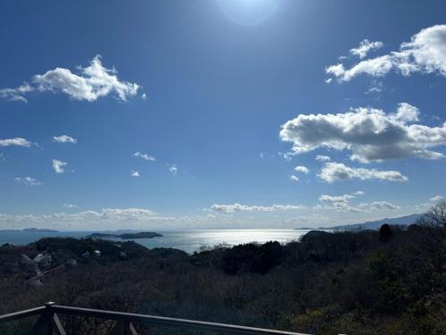 a view of a large body of water at Leo in Kō-jima