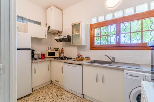 Η κουζίνα ή μικρή κουζίνα στο Gîte Chez Martha