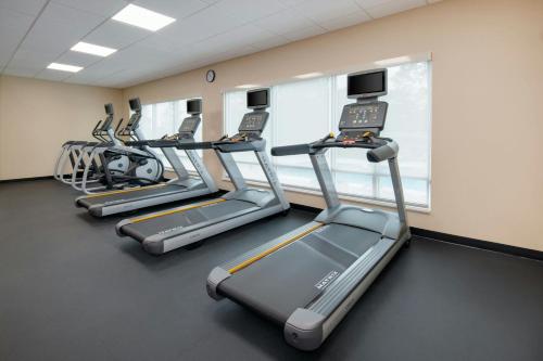 Pusat kecergasan dan/atau kemudahan kecergasan di TownePlace Suites by Marriott Niceville Eglin AFB Area