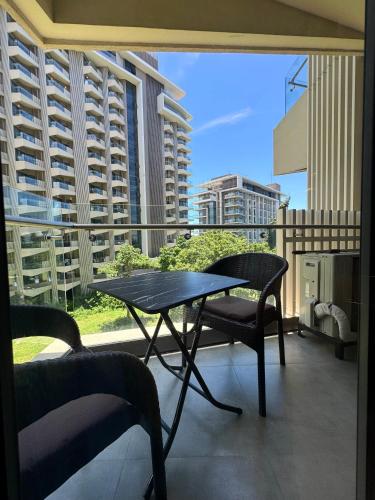 Μπαλκόνι ή βεράντα στο Tambuli Seaside Living Condominium -Private Host Tower D