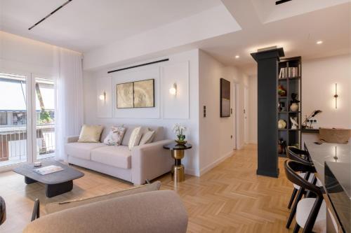 Michalakopoulou Corner & Bright Apartment
