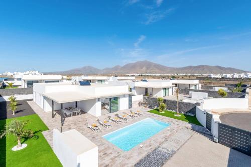 Villa Sibisse by Villa Plus