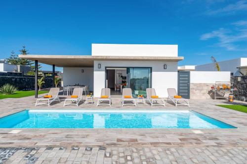 Villa Sibisse by Villa Plus