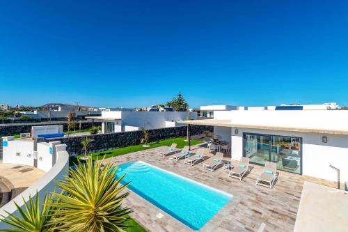 Villa Malvasia by Villa Plus
