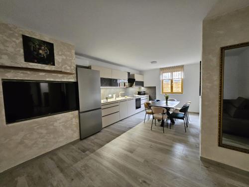 Luxury Beachfront Villa Bregeš - First row to the sea