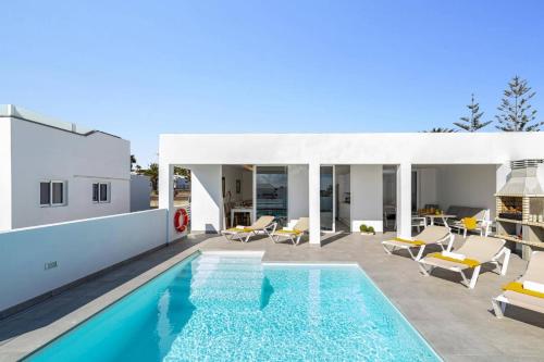 Villa Aqualava 1 by Villa Plus